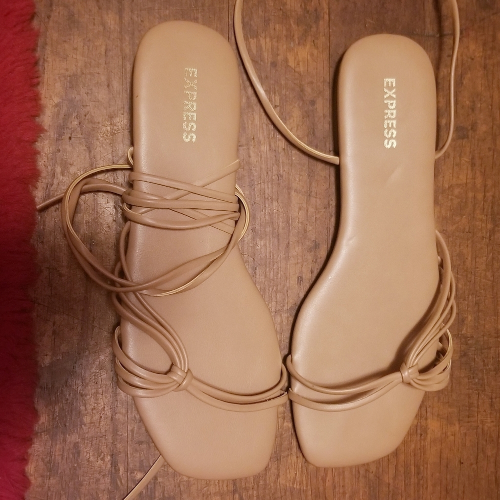 EXPRESS Wrap around flats size 6